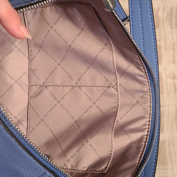 Michael kors bag - Picture 13 of 16